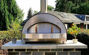 The ALFA 4 PIZZE countertop model can be added to your outdoor kitchen and is ideal for entertaining large parties and cook 4 pizzas at a time